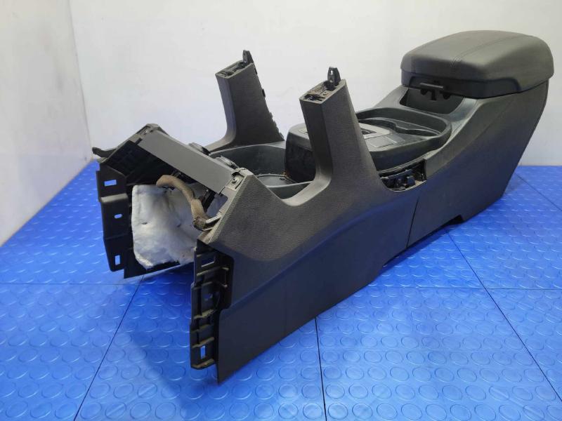 2013 Hyundai Santa Fe Front Console