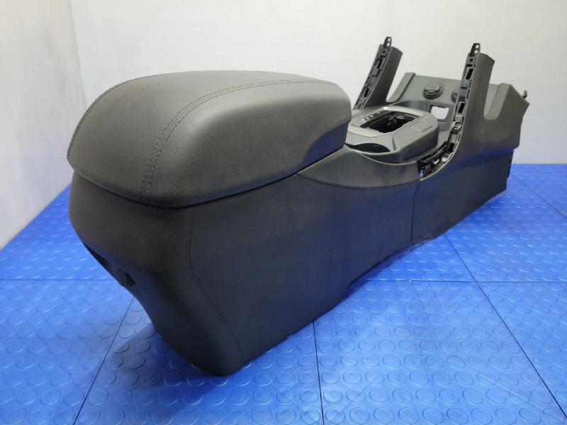 2013 Hyundai Santa Fe Front Console