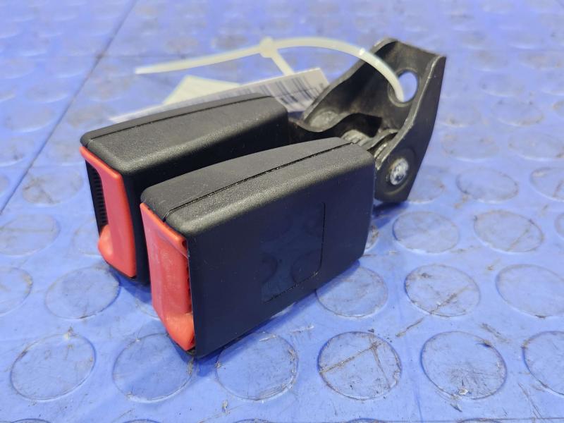 2020 Volkswagen Passat Rear Seat Belt
