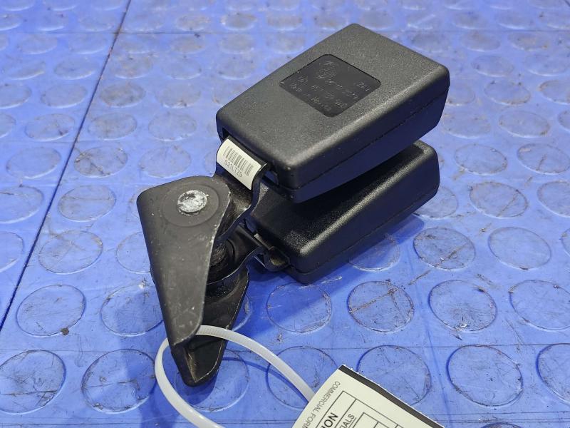 2020 Volkswagen Passat Rear Seat Belt