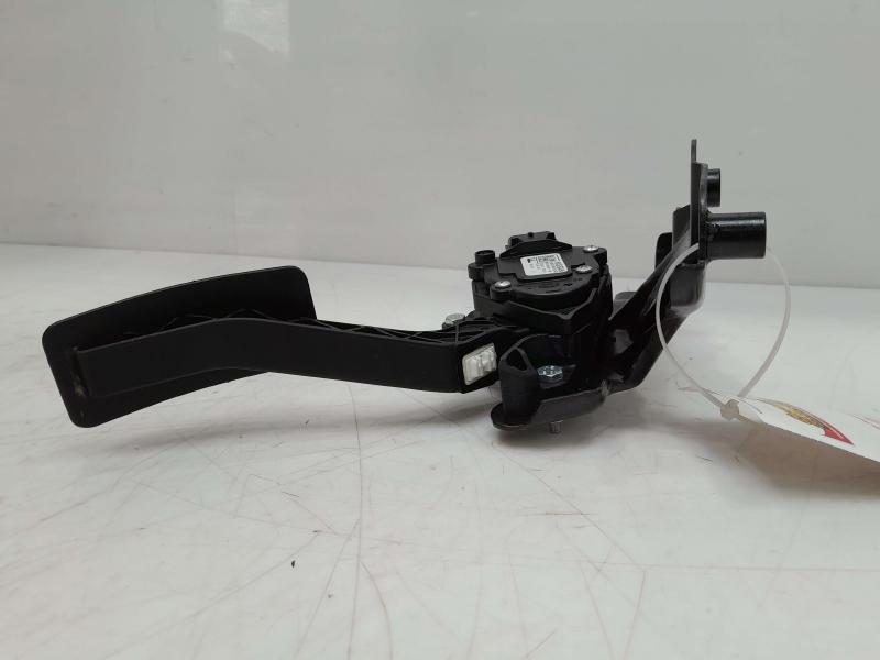 2015 - 2021 Nissan Murano Accelerator Pedal Assembly OEM 18002-5AA0B