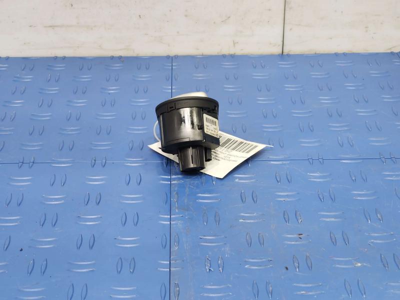 2012 Audi TT Headlight Switch (Dash Mtd)