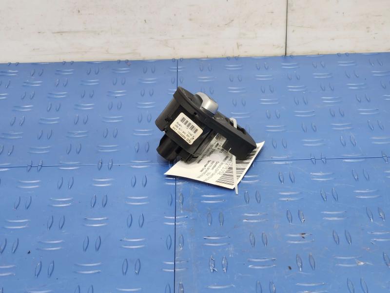 2012 Audi TT Headlight Switch (Dash Mtd)