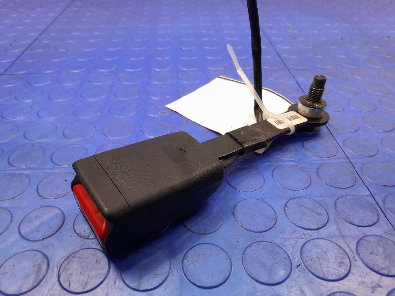 2014 Nissan Versa Front Seat Belt
