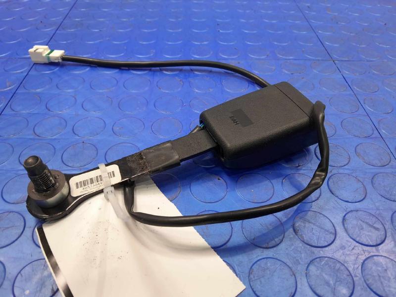 2014 Nissan Versa Front Seat Belt