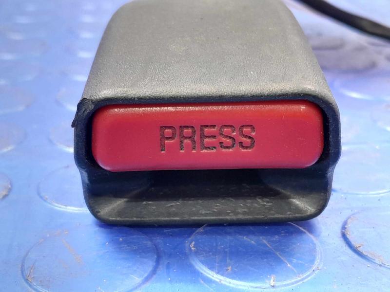 2014 Nissan Versa Front Seat Belt