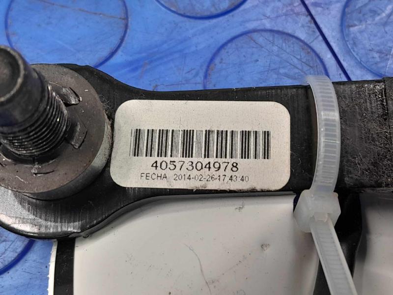 2014 Nissan Versa Front Seat Belt