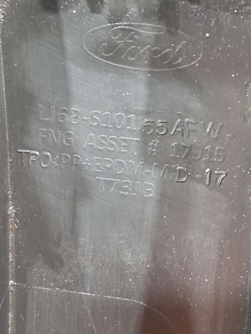 2020 Ford Escape Rocker Moulding
