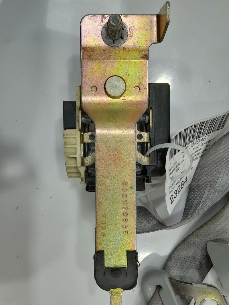 2004 Lincoln Navigator Front Seat Belt