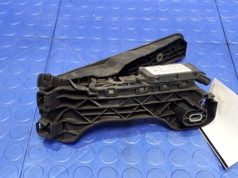 2015 Volkswagen Beetle Pedal Assembly