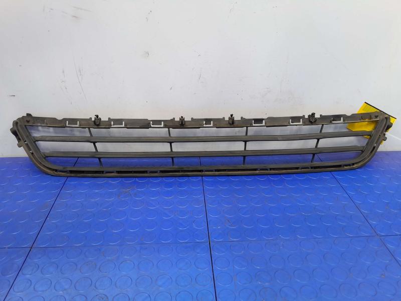 2013 Ford Fusion Grille