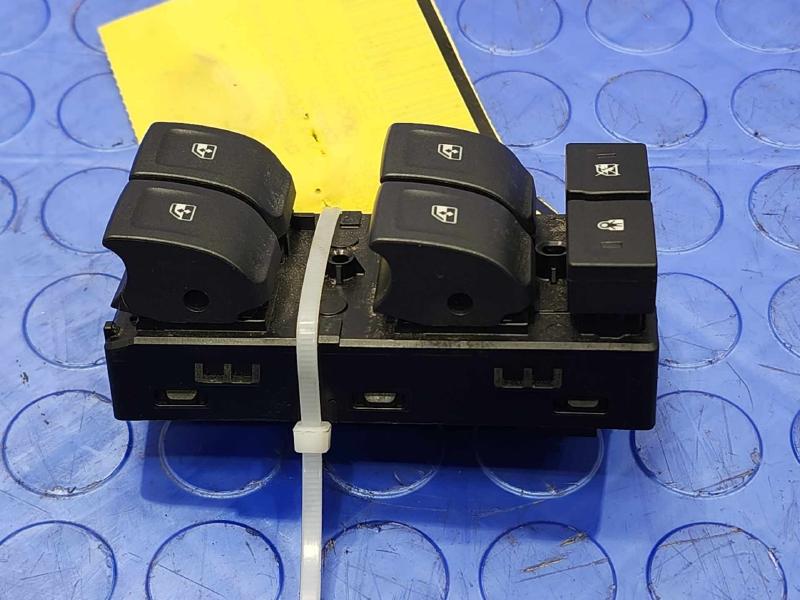 2016 Chevrolet Colorado Door Switch Front