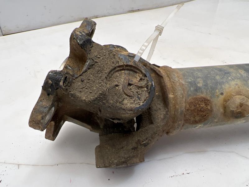 2000 - 2004 Toyota Tundra 4.7L Front Driveshaft Propeller Shaft OEM 371400C010
