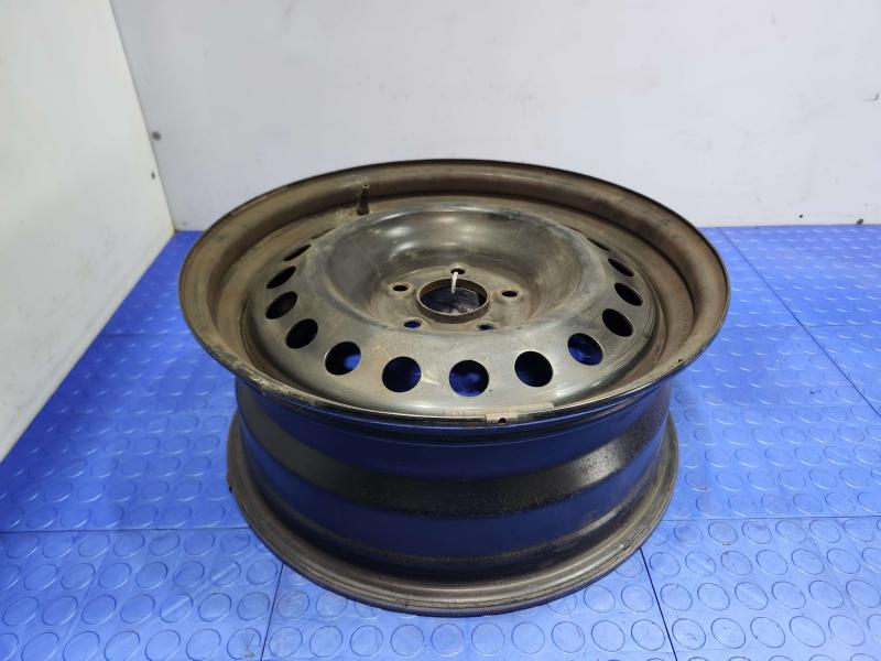 2016 Nissan Rogue Wheel
