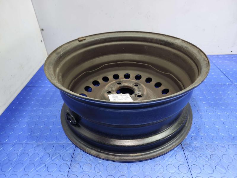 2016 Nissan Rogue Wheel