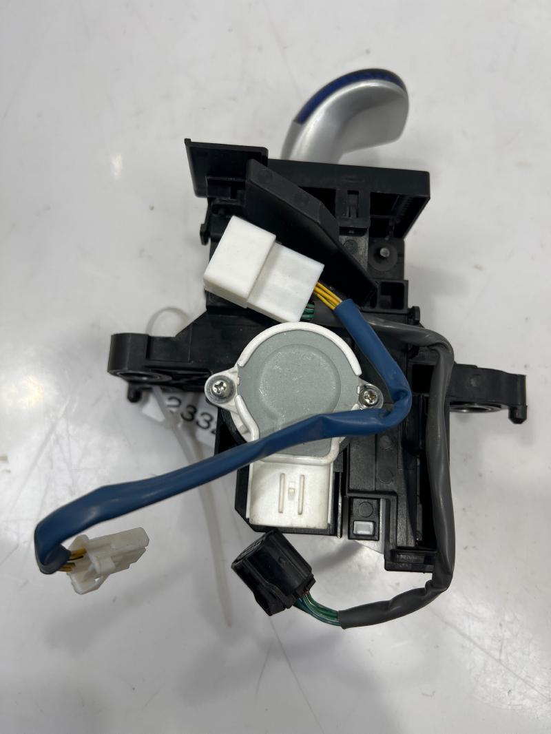 2010 - 2015 Toyota Prius Automatic Gear Shifter Assembly OEM 33550-47053