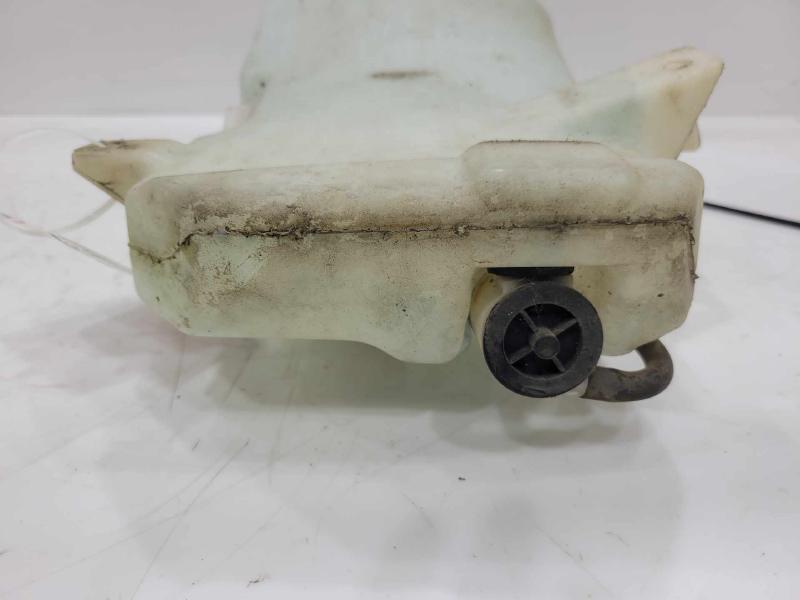2008 GMC Yukon XL Washer Bottle