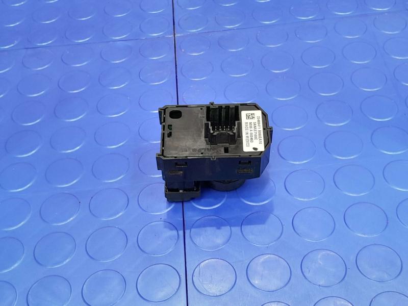 2015 Chevrolet Tahoe Door Switch Front