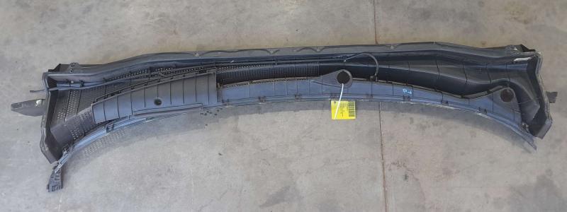 2011-2013 Kia Sorento Cowl Panel Top Cover Grille Genuine OEM 861502P001
