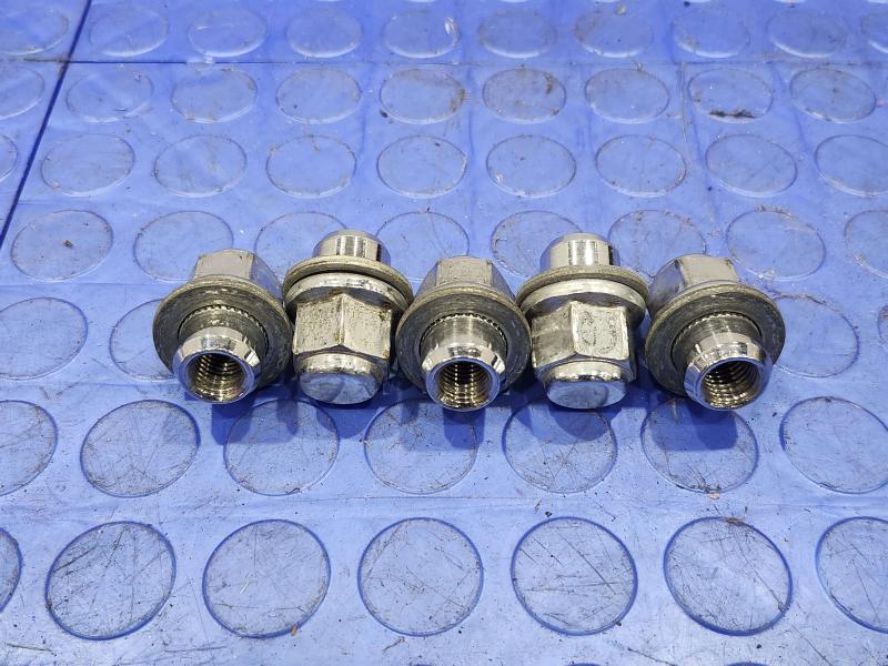2017 Toyota Prius Lug Nuts