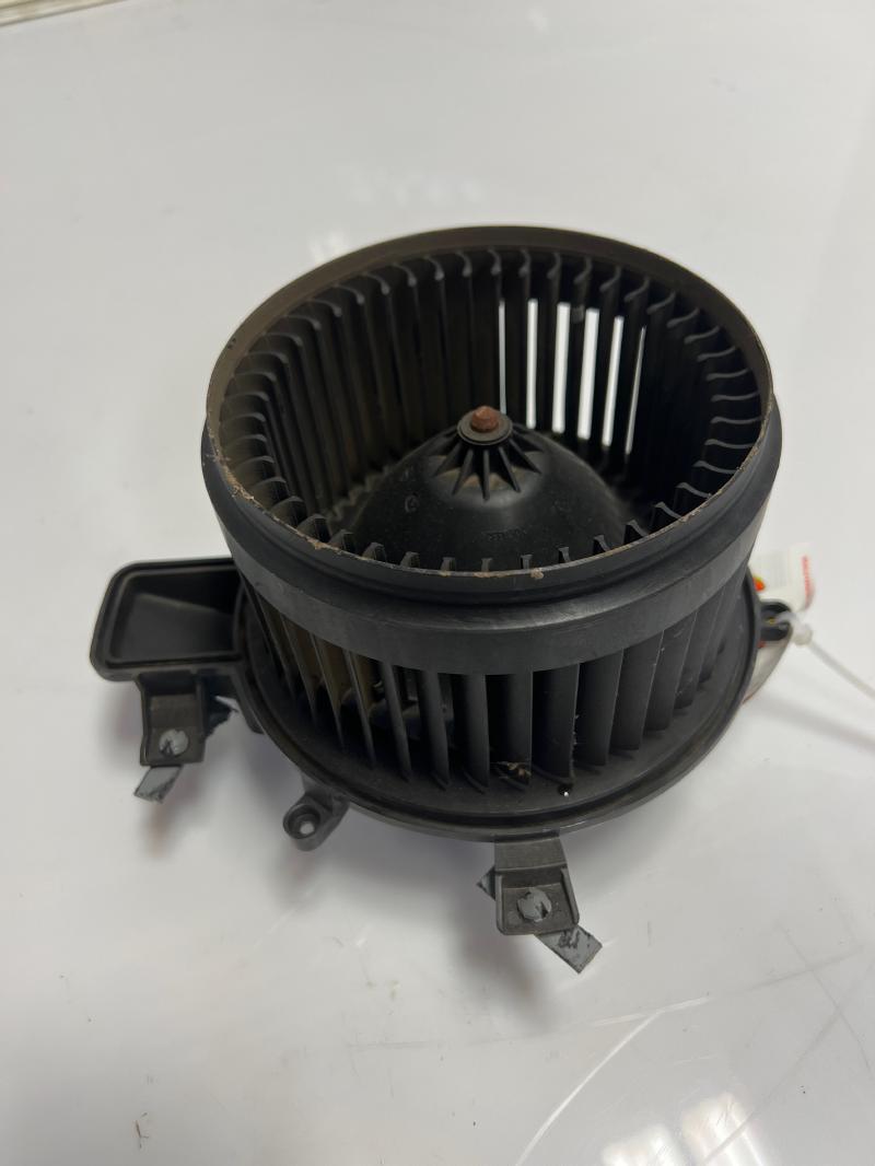 2008 Dodge Charger Blower Motor
