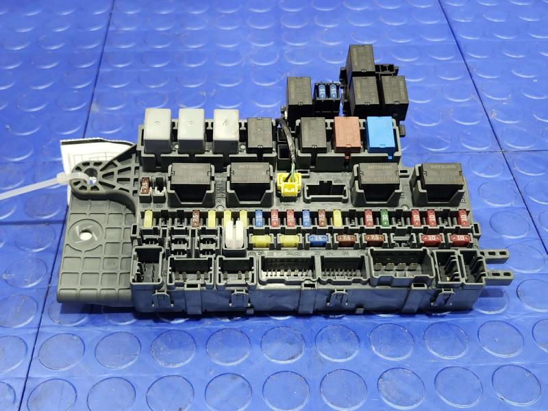 2007-2008 Honda Fit Cabin Fuse Box Relay Junction Block Genuine OEM Part