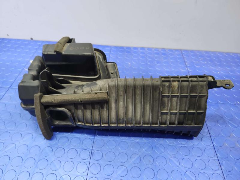 2011 Infiniti QX56 Air Intake Tube/Resonator