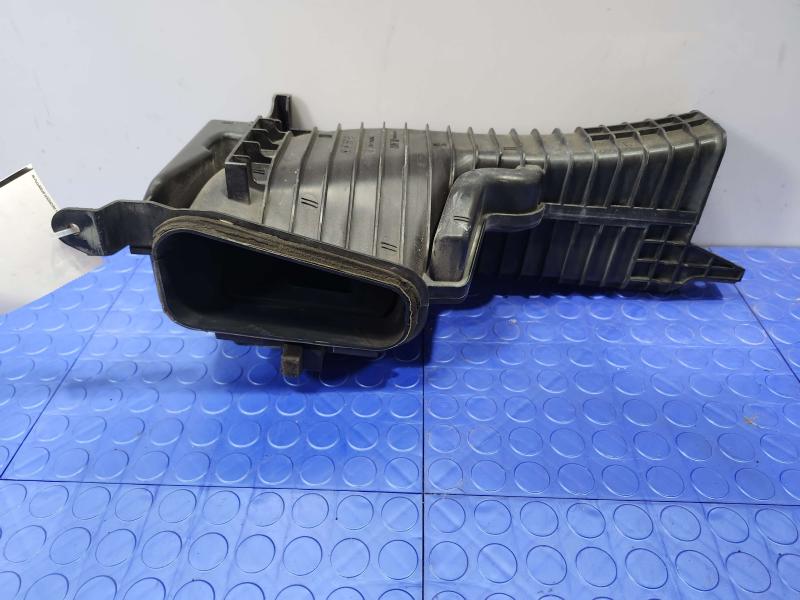 2011 Infiniti QX56 Air Intake Tube/Resonator