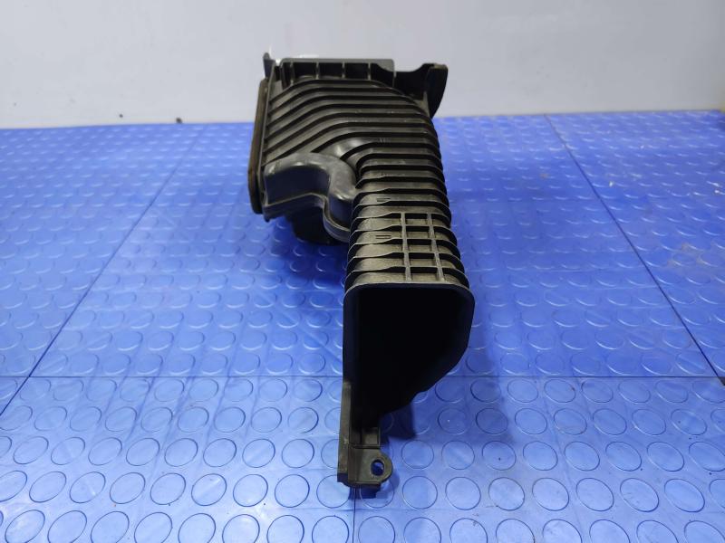 2011 Infiniti QX56 Air Intake Tube/Resonator