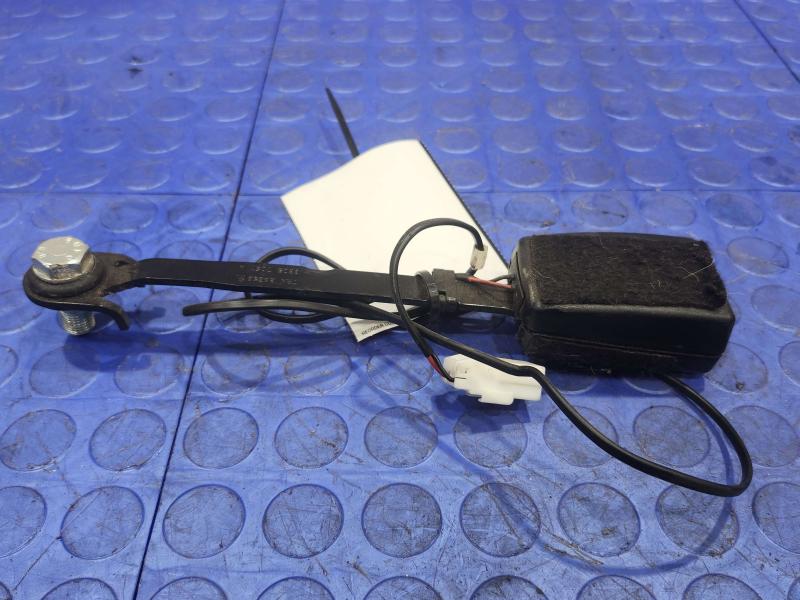 2011 Maserati Quattroporte Front Seat Belt