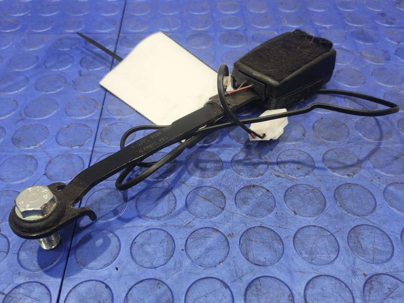 2011 Maserati Quattroporte Front Seat Belt