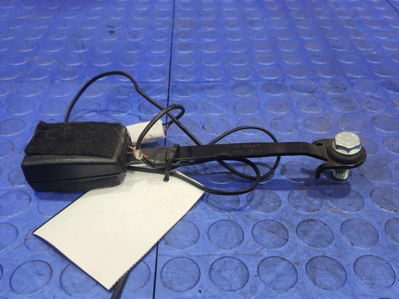 2011 Maserati Quattroporte Front Seat Belt