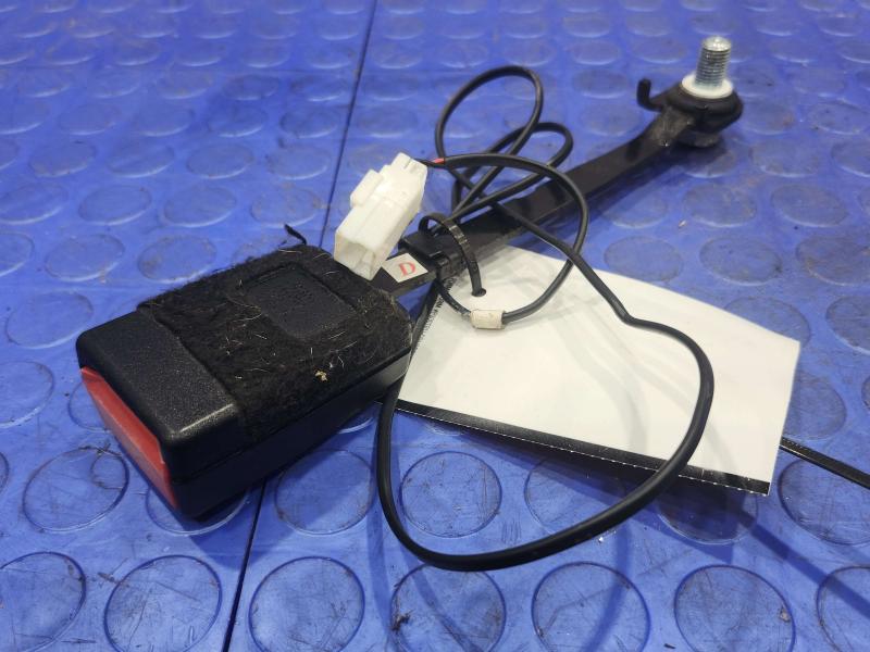 2011 Maserati Quattroporte Front Seat Belt