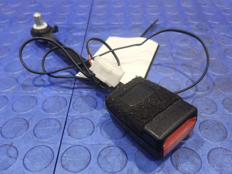 2011 Maserati Quattroporte Front Seat Belt