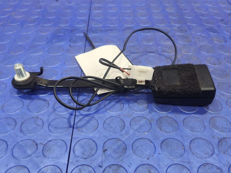 2011 Maserati Quattroporte Front Seat Belt