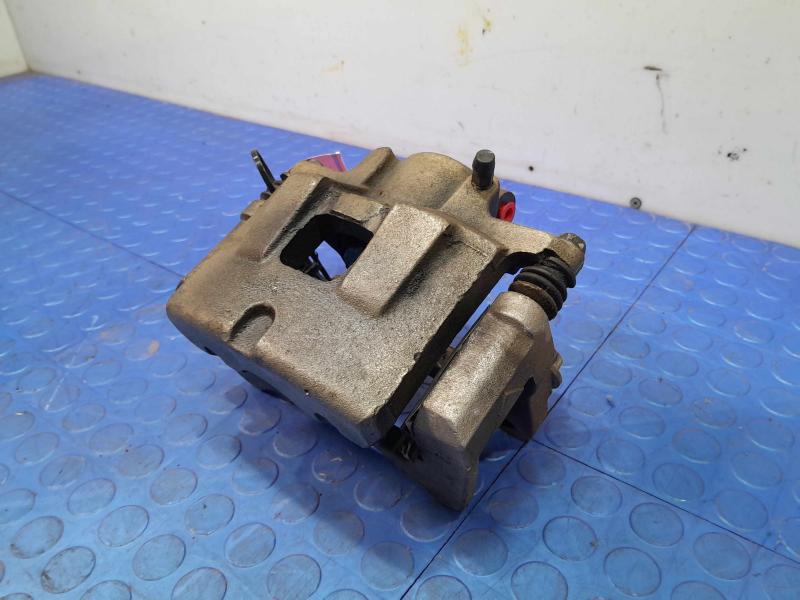 2015 Chrysler 200 Caliper