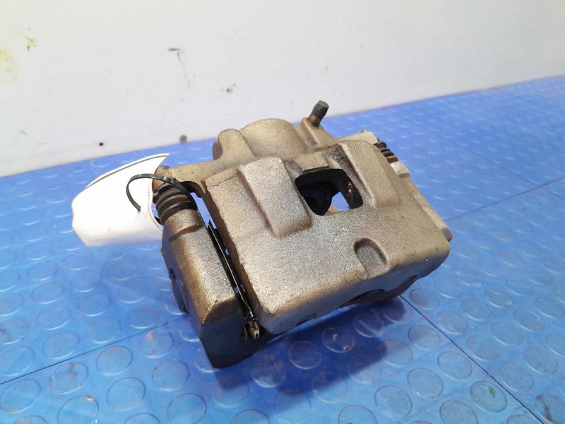 2015 Chrysler 200 Caliper