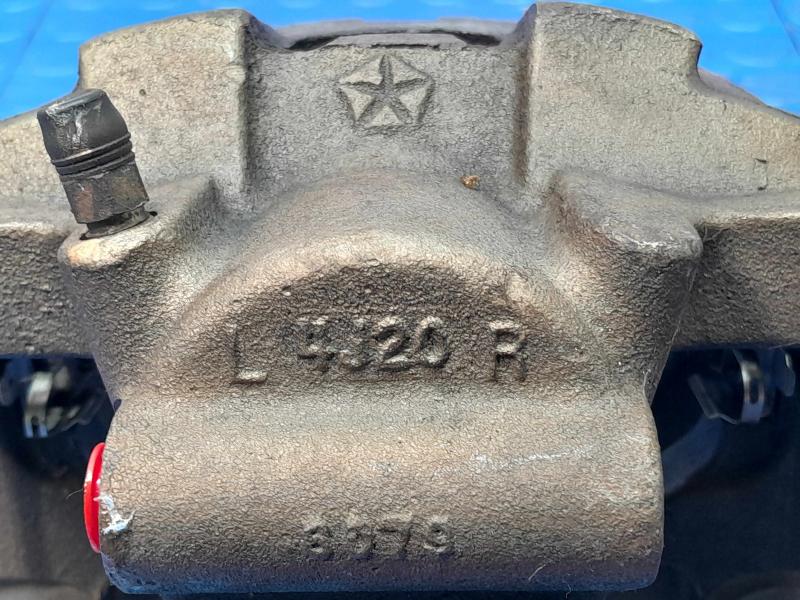 2015 Chrysler 200 Caliper