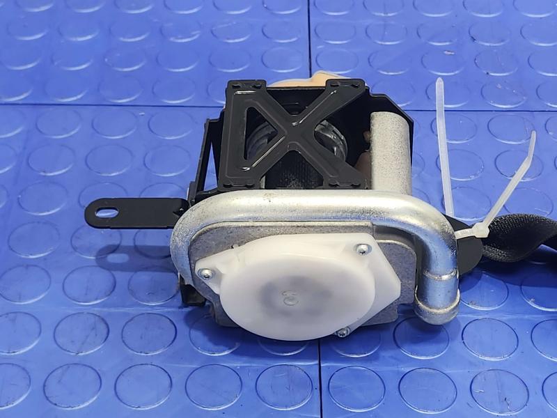 2013 Infiniti FX35 Front Seat Belt
