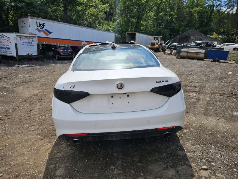 2019 Alfa Romeo Giulia Rear Seat Belt