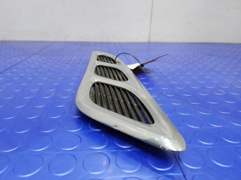 2011 Infiniti QX56 Fender Moulding