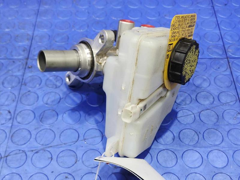 2017-2020 Jaguar F-Pace Brake Master Cylinder Assembly Genuine OEM GX732140AA