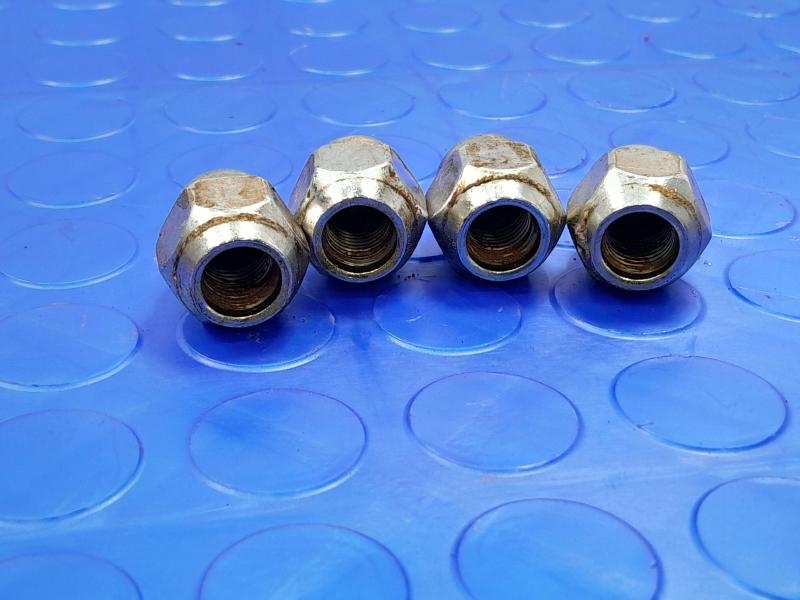 2021 Nissan Versa Lug Nuts