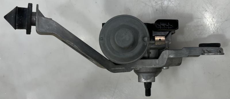 2012 - 2018 Ford Focus Windshield Wiper Motor RH Passenger Side OEM BM5Z17508T