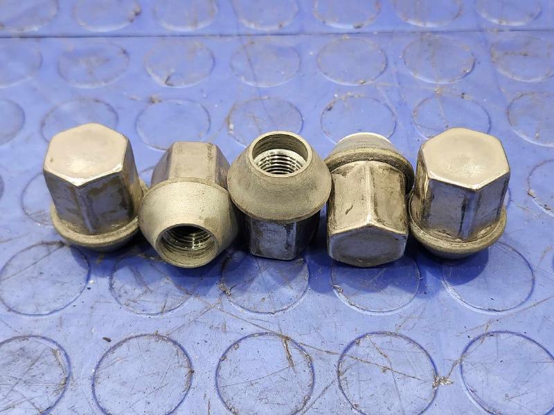 2019 Jaguar F-Pace Lug Nuts