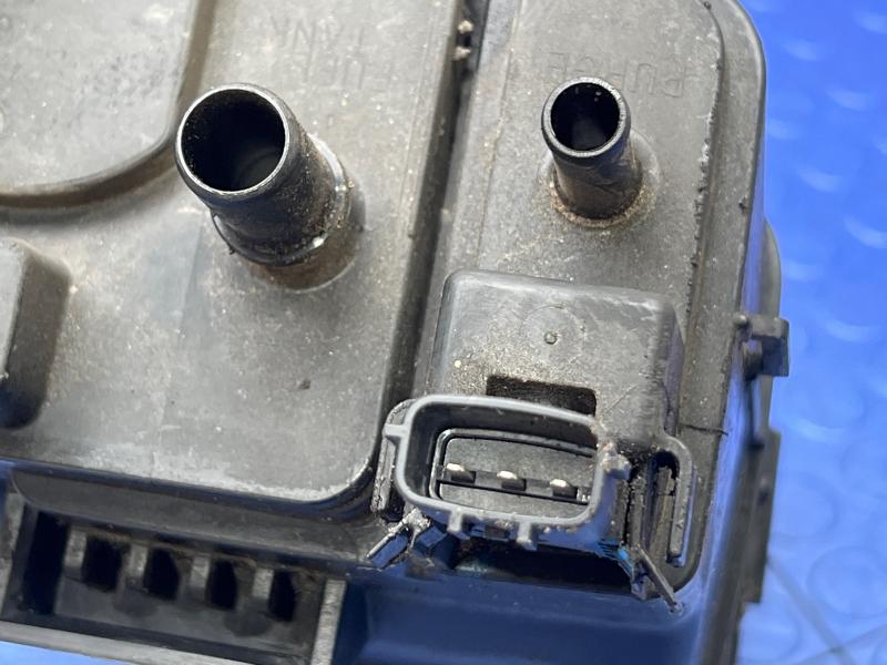 2019-2023 Nissan Altima FWD Fuel Vapor Charcoal Canister Assembly OEM 149506CC0A