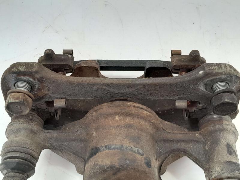 1992 Toyota Previa Caliper