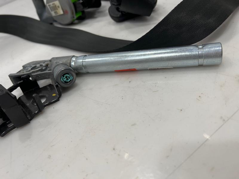 2014 Hyundai Veloster Front Seat Belt