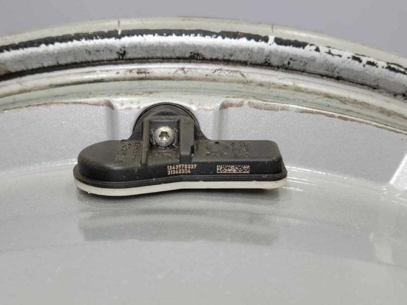 2016 Volvo XC90 Wheel