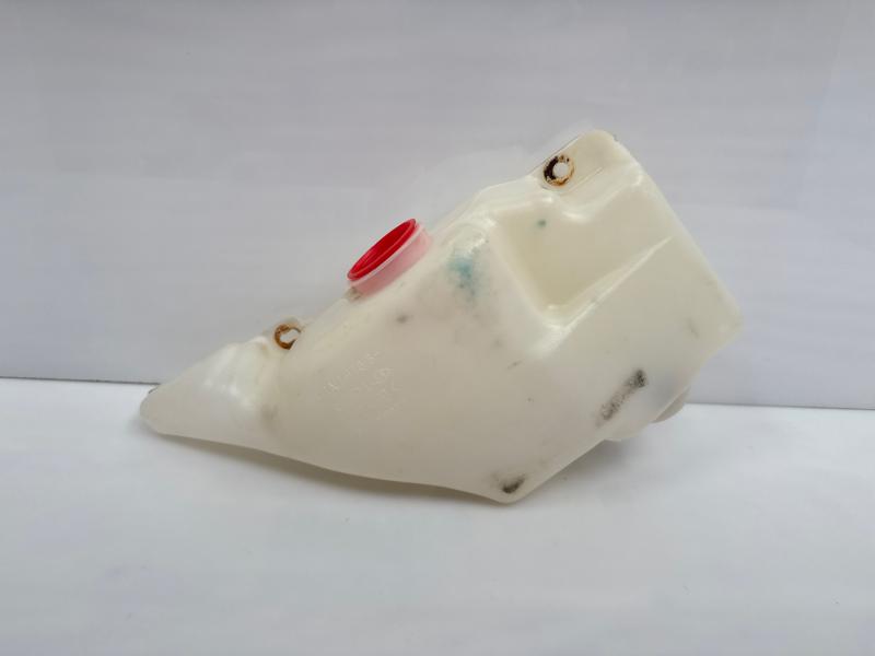2003 Ford Crown Victoria Washer Bottle